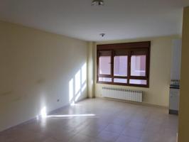 Piso en venta en Navalagamella, Casco antiguo navalagamella photo 0