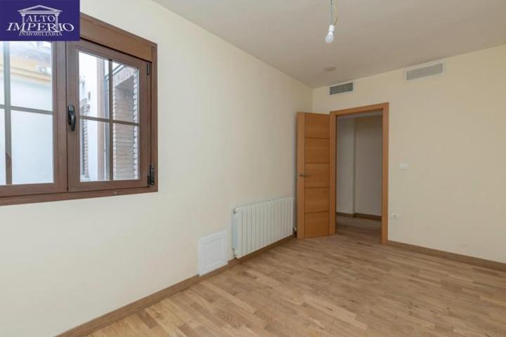 Piso en venta en Zubia, Centro photo 0