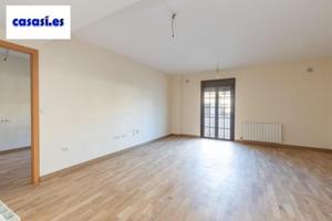 Piso en venta en Zubia, Centro photo 0