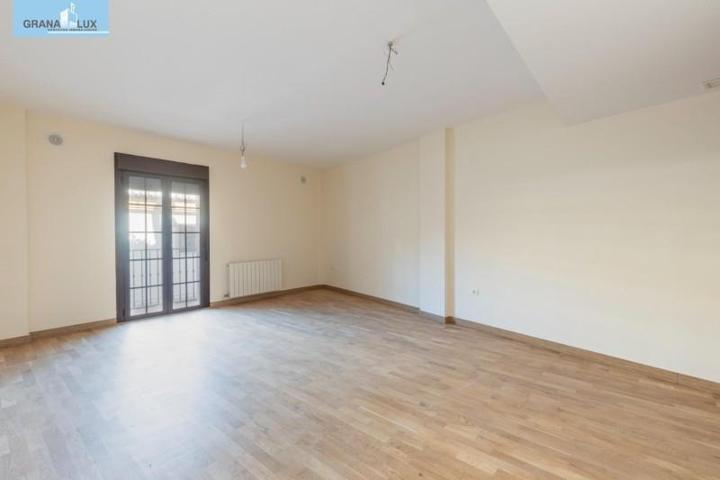Piso en venta en Zubia, Centro photo 0