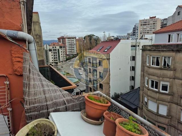 Aticos en venta en Vigo, Calvario photo 0