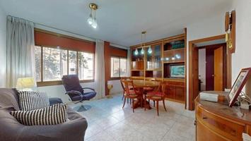 Piso en venta en Barcelona, Verdun photo 0