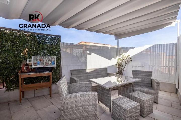 Duplex en venta en Churriana de la Vega, CHURRIANA photo 0