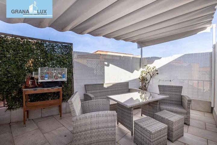 Duplex en venta en Churriana de la Vega, CHURRIANA photo 0