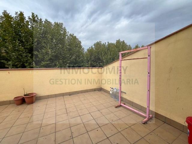 Piso en venta en La Bisbal d'Empordà photo 0