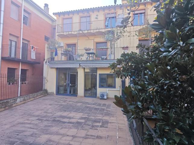 Piso en venta en Olot, Olot photo 0