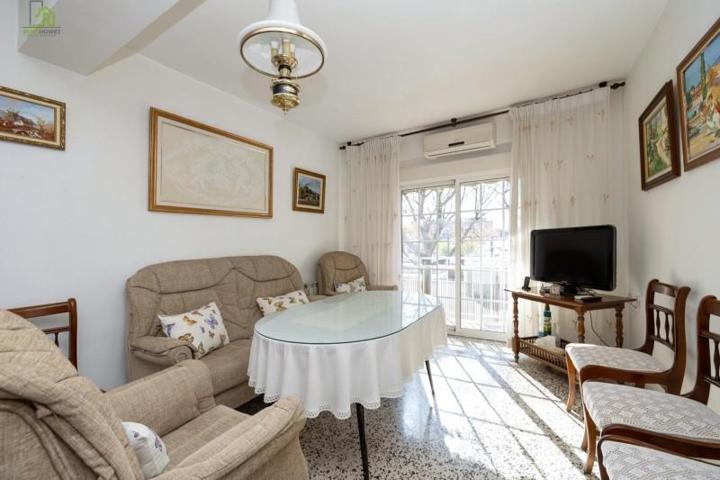 Piso en venta en Granada, Pajaritos photo 0