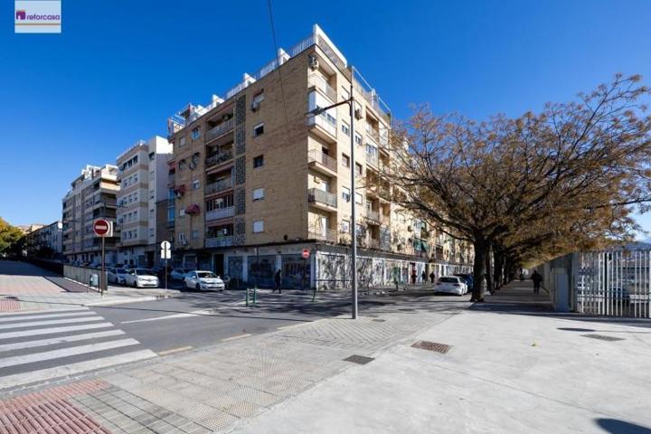 Piso en venta en Granada, Pajaritos photo 0