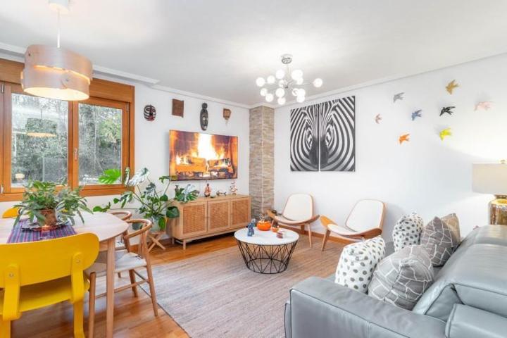 Piso en venta en Oviedo, Montecerrao photo 0