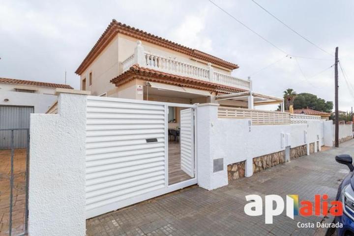 Adosada en venta en Miami Platja, Miami-Platja photo 0