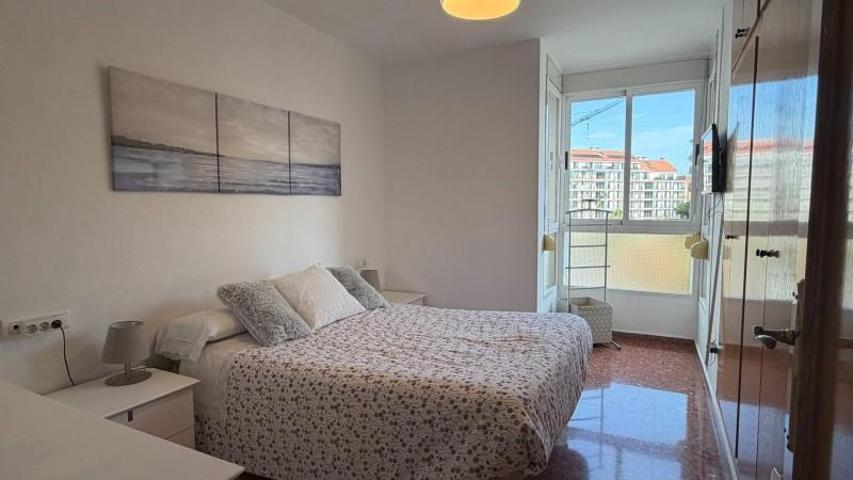 Piso en venta en Valencia, Torrefiel photo 0