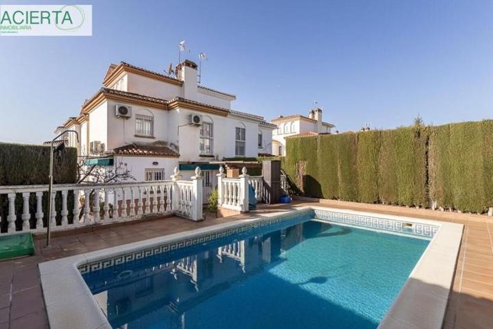 Chalet en venta en Peligros, Monteluz photo 0