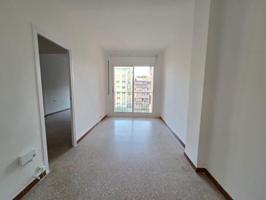 Piso en venta en Barcelona, El Clot photo 0
