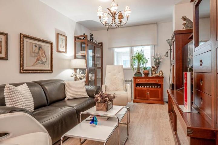 Piso en venta en Granada, Arabial photo 0