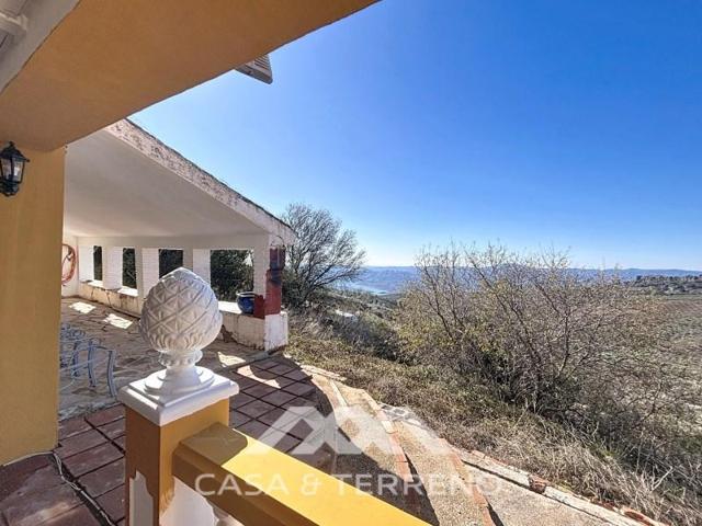 Casa con terreno en venta en Periana photo 0
