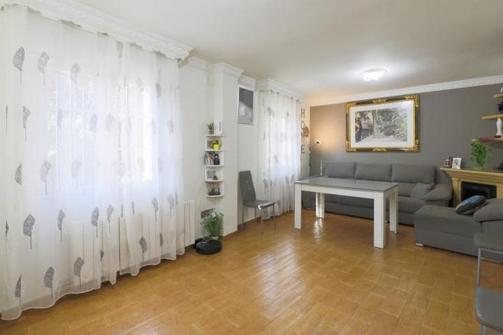 Casa en venta en Monachil, Zona metropolitana photo 0