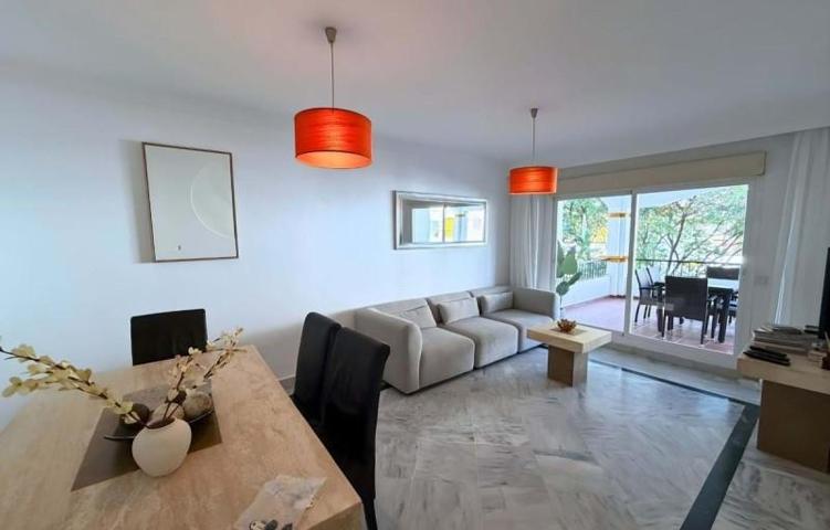 Piso en venta en Marbella, Marbella photo 0