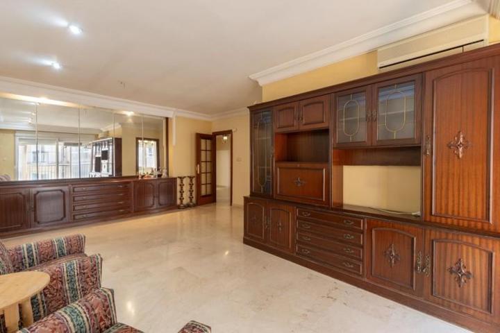 Piso en venta en Granada, Centro photo 0