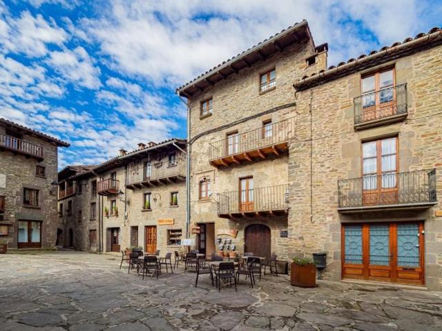 Casa con terreno en venta en Santa Maria de Corcó, Rupit photo 0