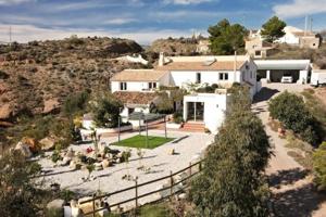 Casa con terreno en venta en Oria, Arroyo Medina photo 0