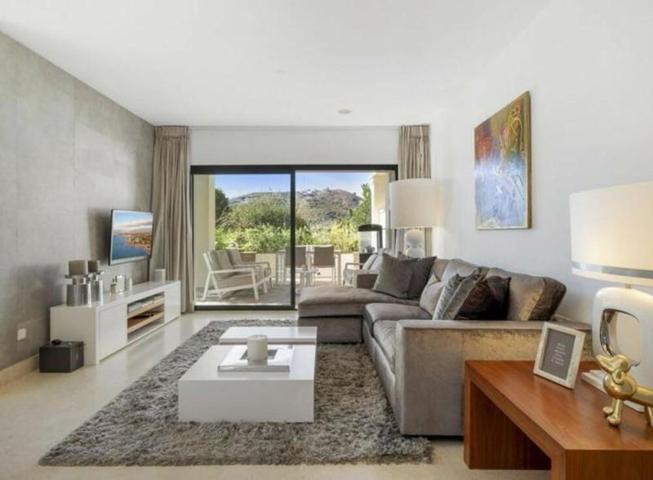 Planta baja en venta en Benahavís, Los Capanes del Golf photo 0