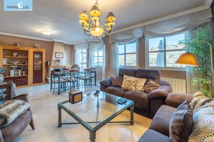 Adosada en venta en Granada, El serrallo photo 0