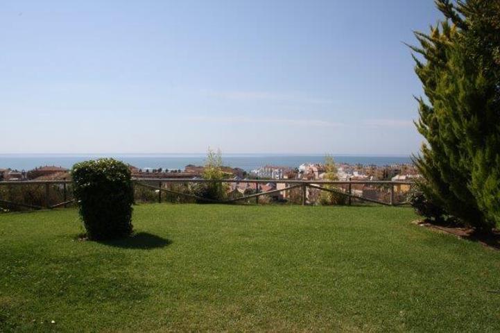 Chalet en venta en Lepe, Islantilla - Campo de Golf photo 0