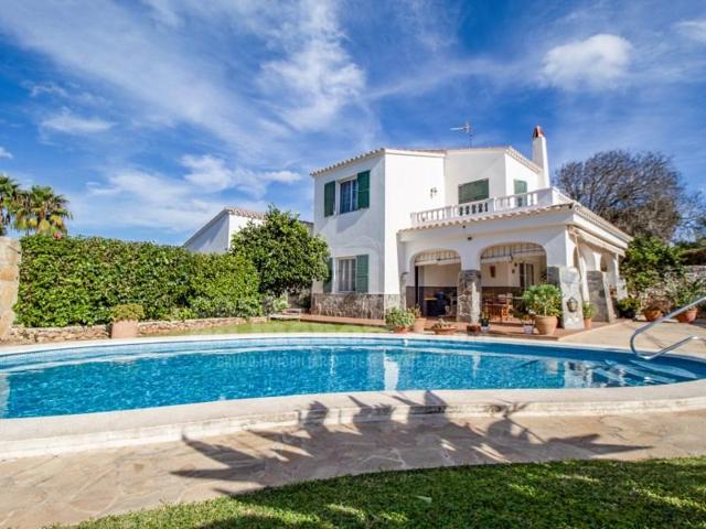 Casa con terreno en venta en Es Castell photo 0