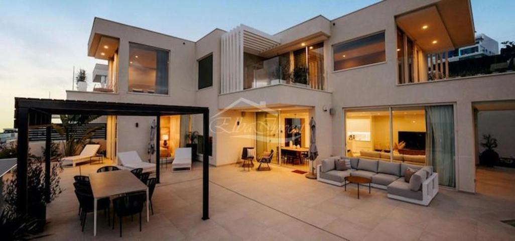 Chalet en venta en Adeje, Caldera del Rey photo 0