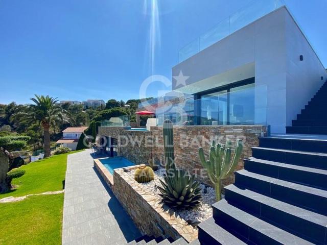 Chalet en venta en Llançà photo 0