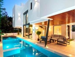 Chalet en venta en Marbella, Calle Sorolla, 29602 photo 0