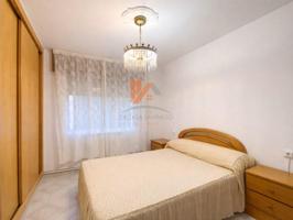 Piso en alquiler en Santiago de Compostela photo 0