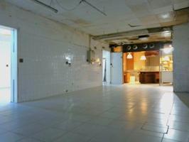 Local comercial en alquiler en Sabadell, Concordia photo 0