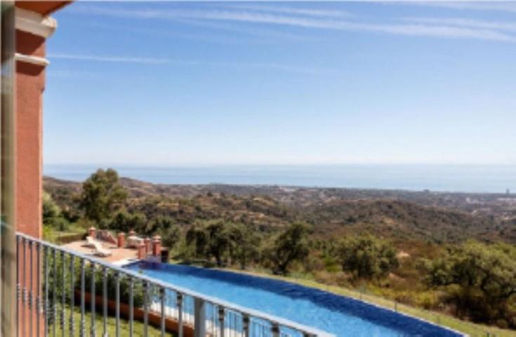 Apartamento en alquiler en Marbella, La Mairena photo 0