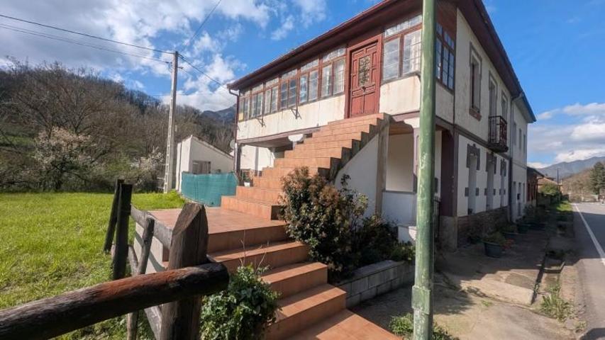 Chalet en venta en Lena, Centro photo 0