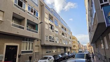 Apartamento en venta en Torrevieja, Centro photo 0