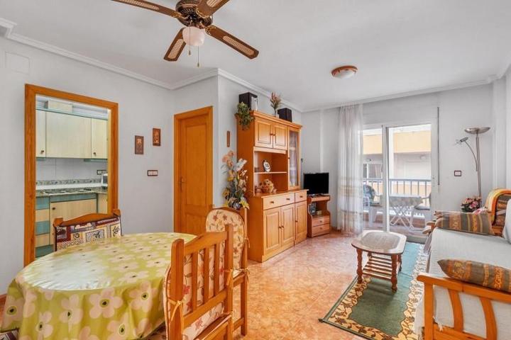 Apartamento en venta en Torrevieja, Playa de los locos photo 0