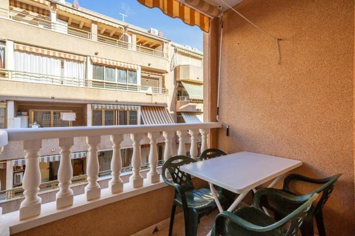 Apartamento en venta en Torrevieja, Centro photo 0