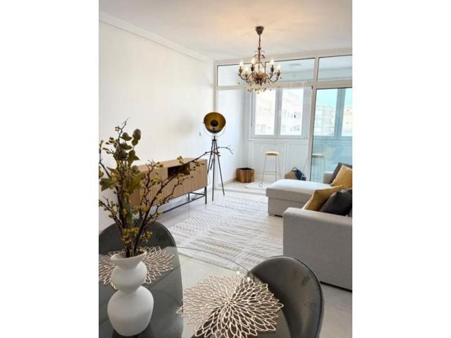 Apartamento en venta en Torrevieja, Centro photo 0