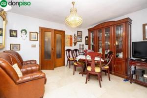 Piso en venta en Granada, Alhamar photo 0