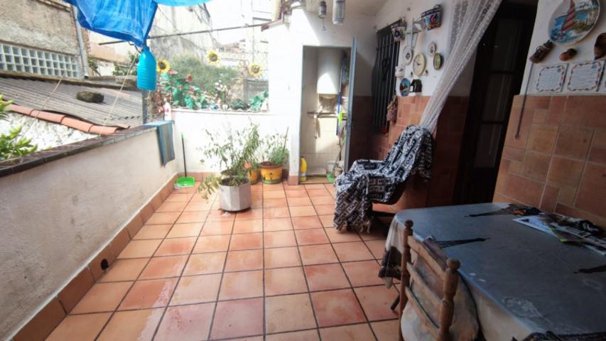 Casa en venta en Manresa, Carrer Viladordis photo 0