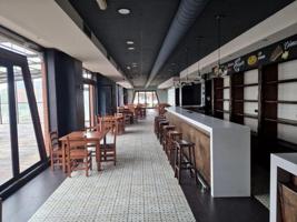 Local comercial en alquiler en Oviedo, Oviedo photo 0