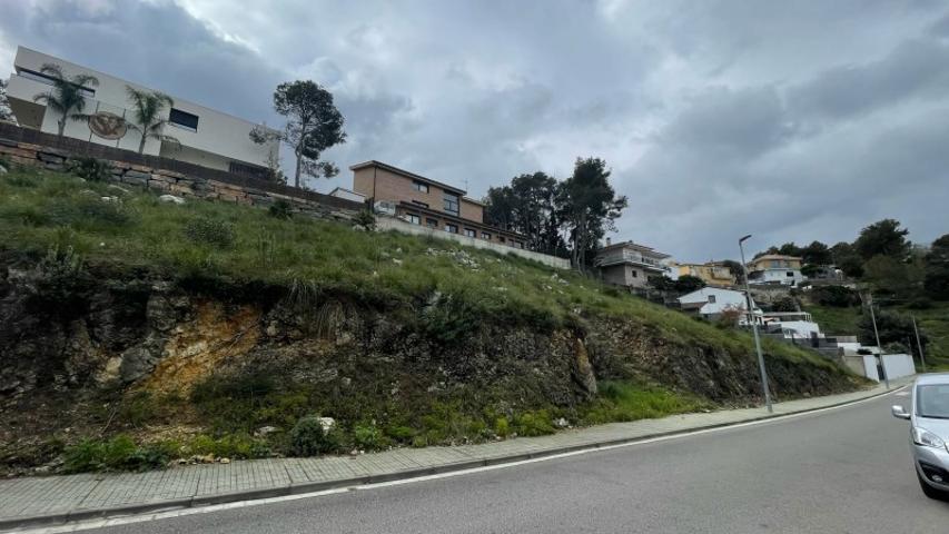 Parcela en venta en Canyelles photo 0