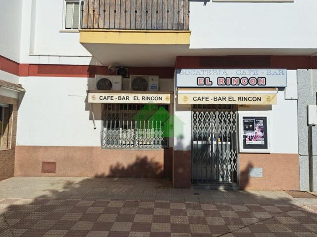 Local comercial en venta en Montijo, LAS CUMBRES photo 0