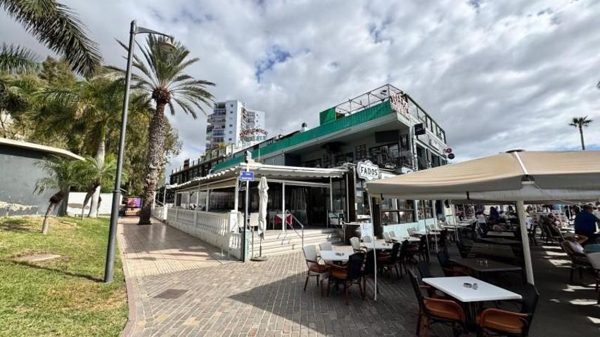 Local comercial en venta en Arona photo 0