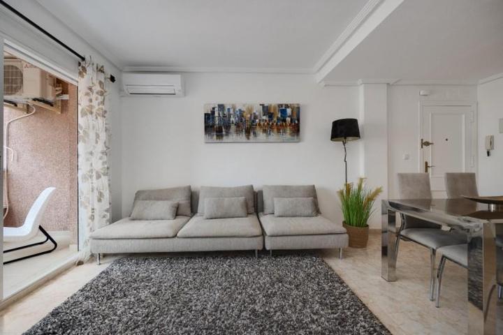 Apartamento en venta en Torrevieja, Playa del cura photo 0