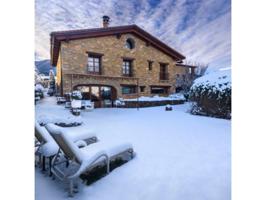Edificio en venta en Puigcerdà photo 0