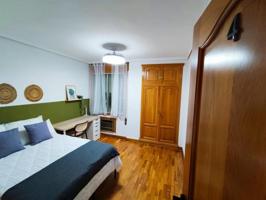 Habitación en alquiler en Castellón de la Plana, Carrer d'Enmig, 12001 photo 0