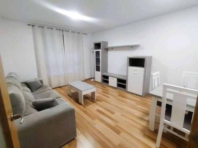 Apartamento en alquiler en Valdepeñas, Calle Balbuena photo 0