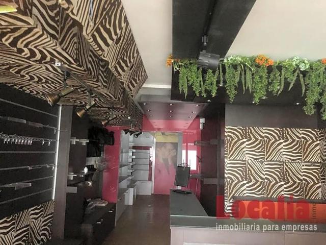 Local comercial en alquiler en Torrelavega, Calle Conde Torreanaz, 39300 photo 0